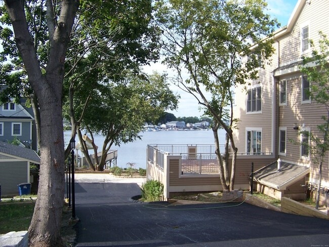 Building Photo - 764 Quinnipiac Ave