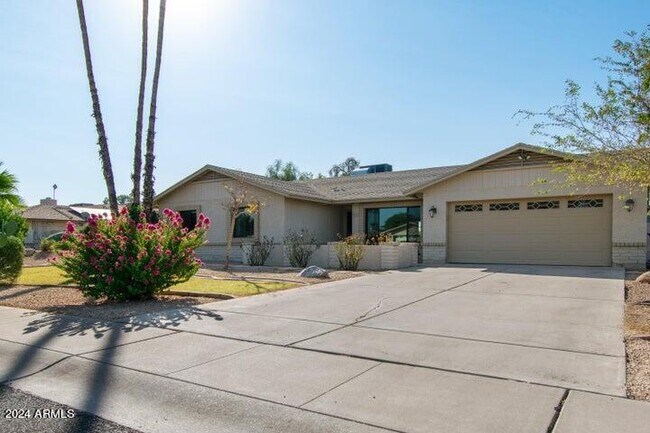 Foto del edificio - 6301 E Ludlow Dr