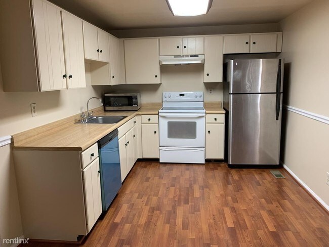 Foto del edificio - 3 br, 2 bath Townhome - 44 Baltistan Ct