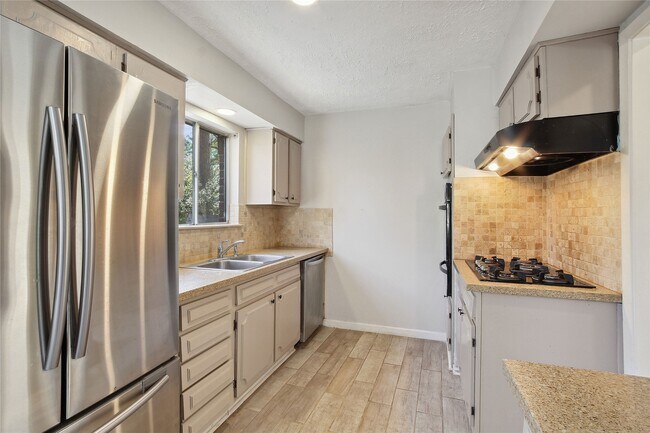 Foto del edificio - 959 Wavecrest Ln