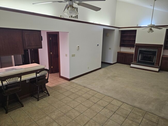 Building Photo - 2380 Willow Rd