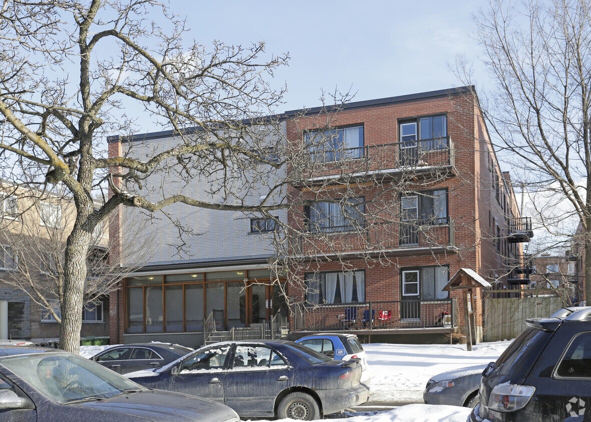 Photo du bâtiment - 3400 Av Linton