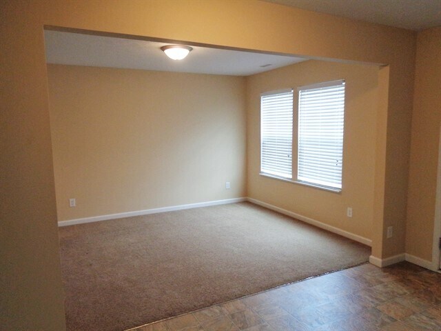 Building Photo - 1570 Lavender Lane