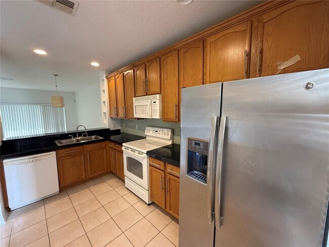 Foto del edificio - 3549 Wilshire Way Rd