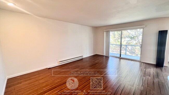 Foto del edificio - Beautiful large 1 bedroom with Hardwood la...
