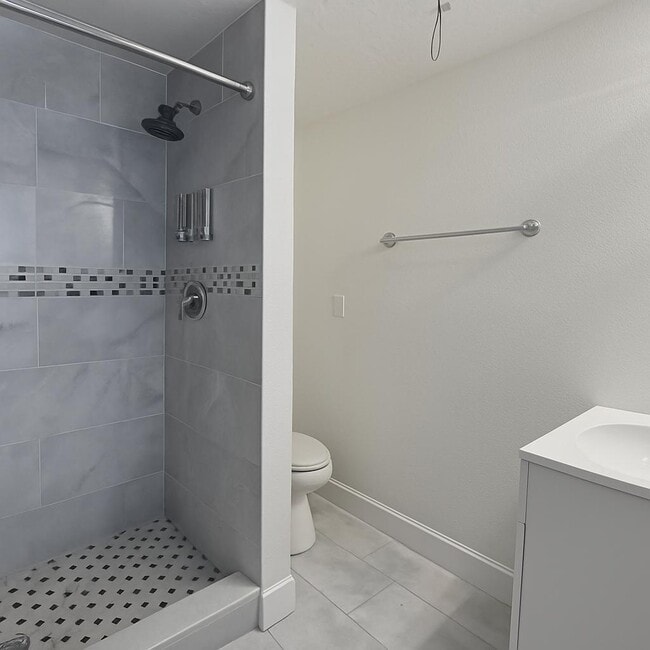 Building Photo - 5525 Quist Dr