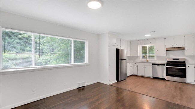 Foto del edificio - Beautiful 3 bedroom / 2 bath