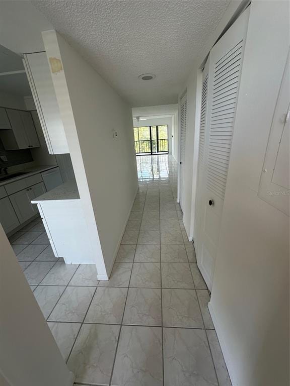 Building Photo - 2700 Cove Cay Dr