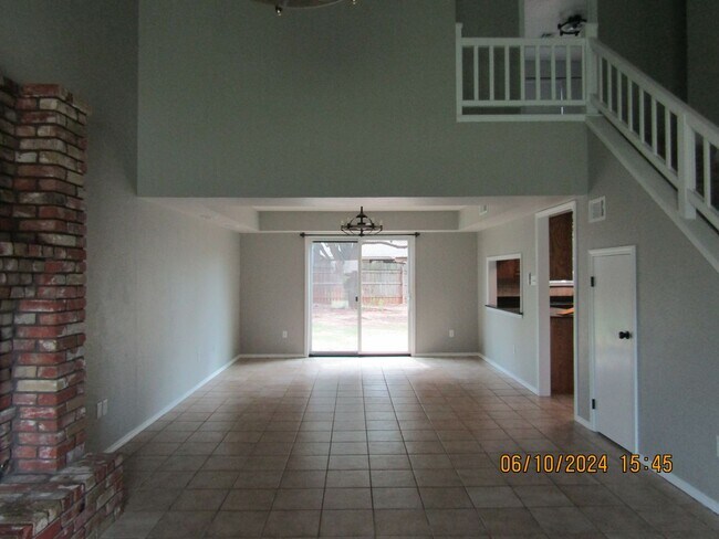 Foto del edificio - Very nice two story home located in the Ki...