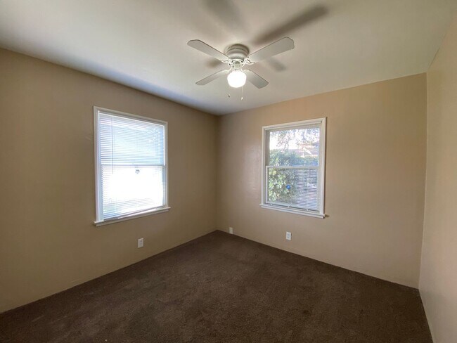 Foto del edificio - 2905 Peerless Avenue