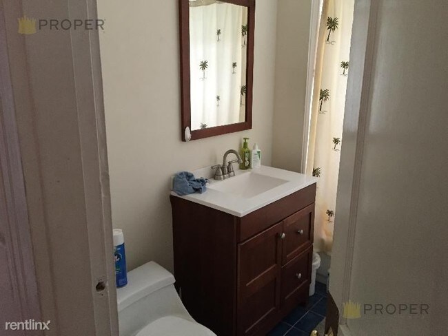 Foto del edificio - 704 Washington St