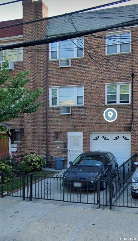 Primary Photo - 41-15 Ditmars Blvd