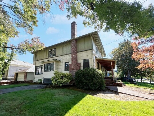 Photo - 2109 Alder St House