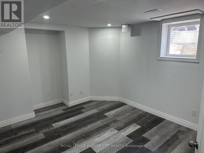 Building Photo - 47 Sparta Dr