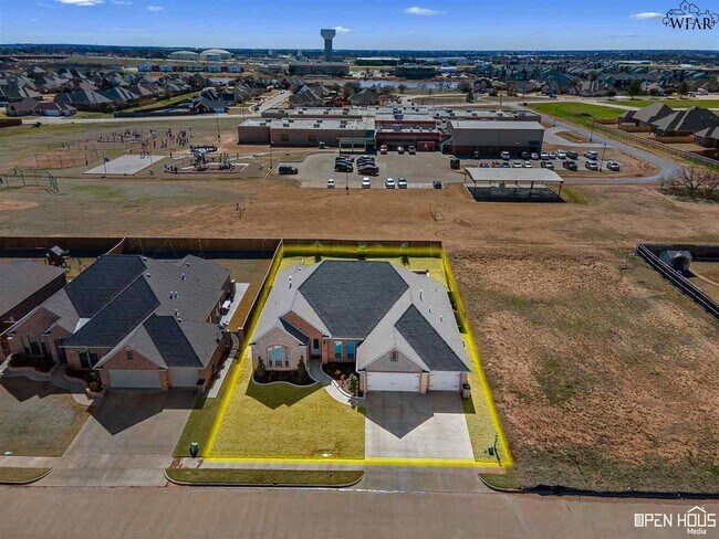 Foto del edificio - 5321 Waterford Drive