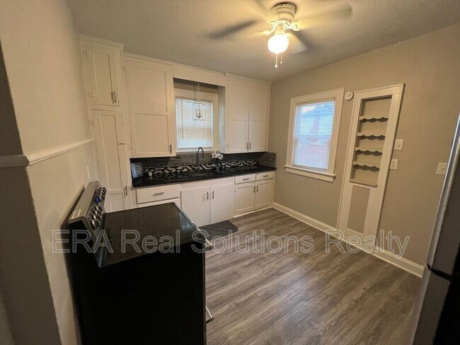 Foto del edificio - 1210 Oakwood Ave
