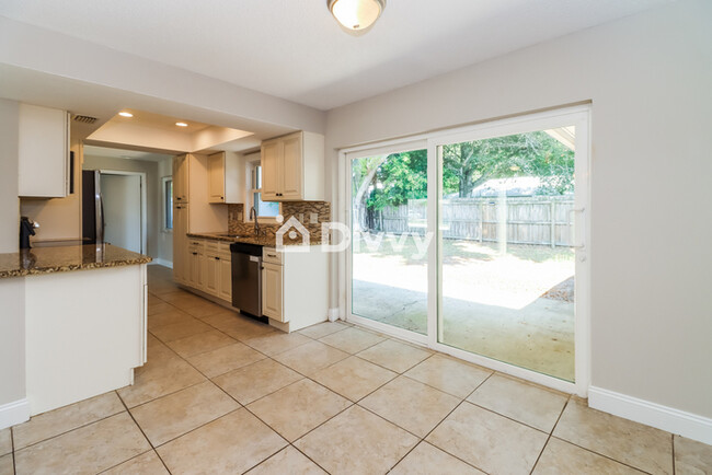Foto del edificio - 2372 Willow Tree Trl, Clearwater, FL 33763