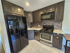 Building Photo - 11-14-14 Main Ave