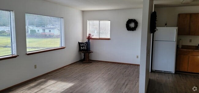 Building Photo - 568 NW Silver Meadow Ln