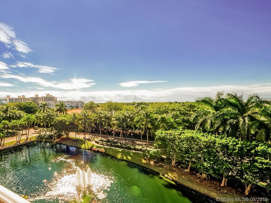 Foto principal - 747 Crandon Blvd