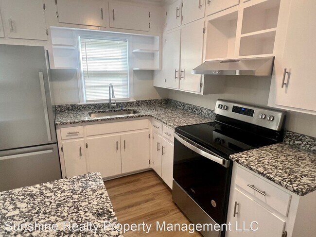 Building Photo - 3 br, 1 bath House - 1027 WOODY DR