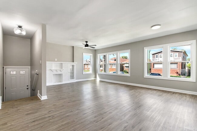 Building Photo - 8409 S Throop St