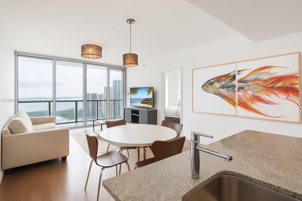 Foto principal - 888 Biscayne Blvd