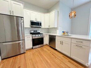 Building Photo - 353 Dorchester St
