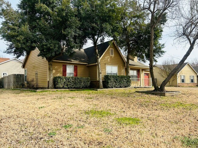 Foto del edificio - Charming Millington home with 1 car garage...