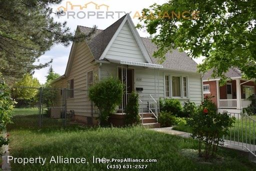 Building Photo - 828 E Logan Ave