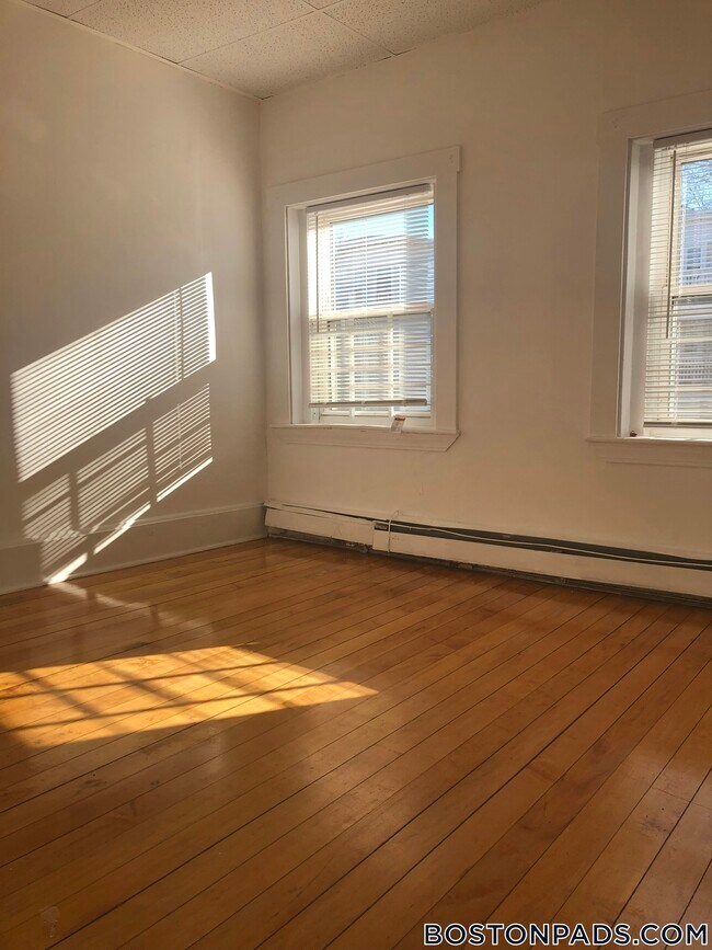 Foto del edificio - 270 Bowdoin St
