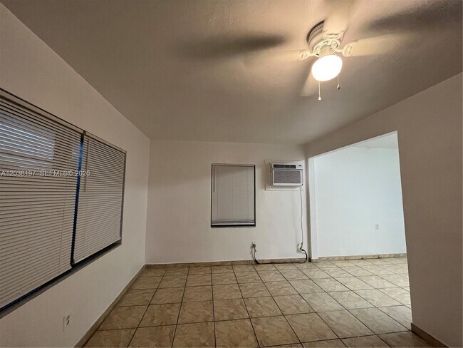Foto del edificio - 6543 SW 28th St