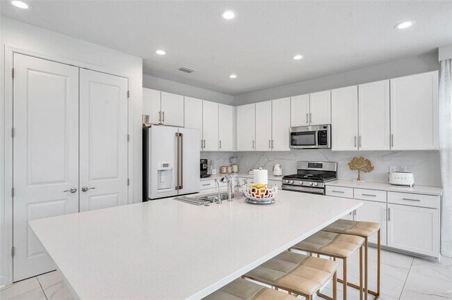 Foto del edificio - 32203 MAHOGANY Dr