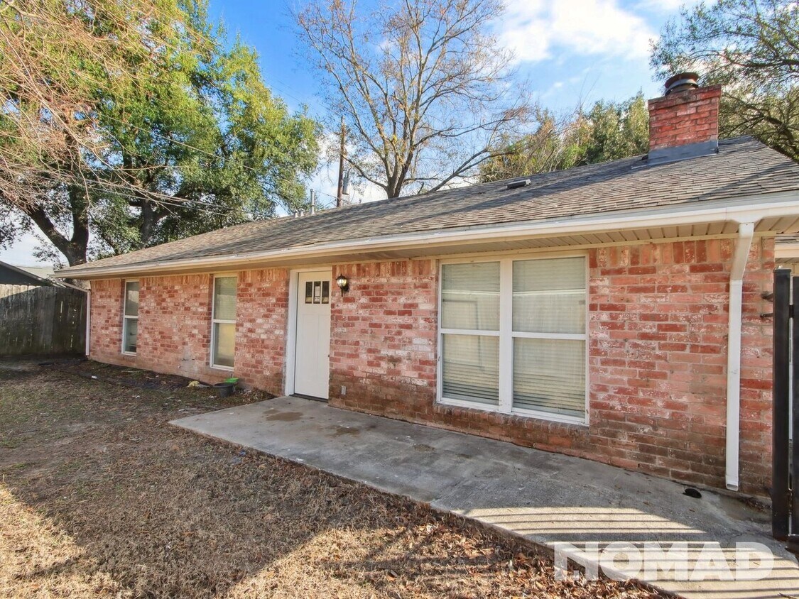 Foto principal - 4 Bedroom Townhome in Houston