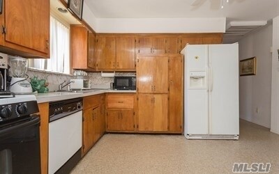 Building Photo - 140 Landau Ave