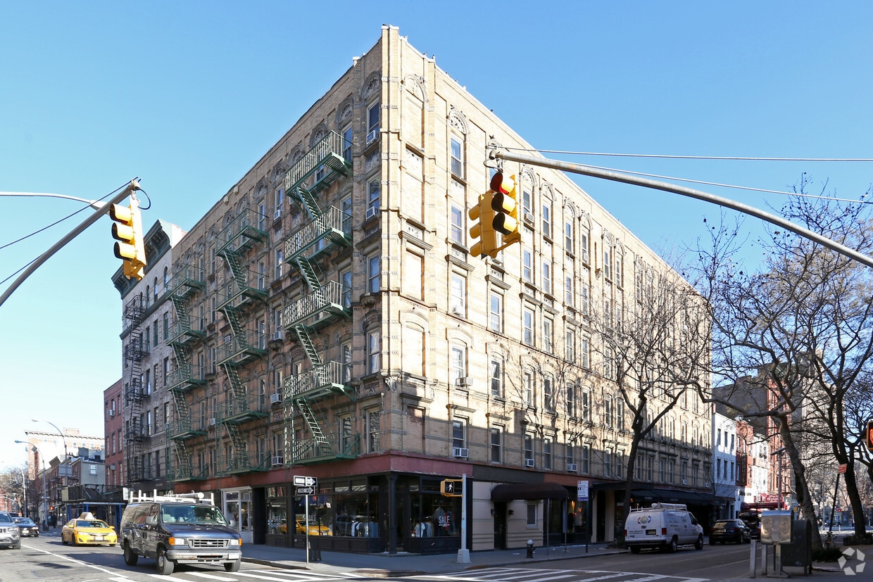 Primary Photo - 317-321 Bleecker St