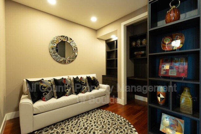 Foto del edificio - 1155 Canyon Blvd