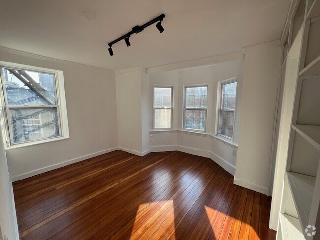 Building Photo - 108 N St