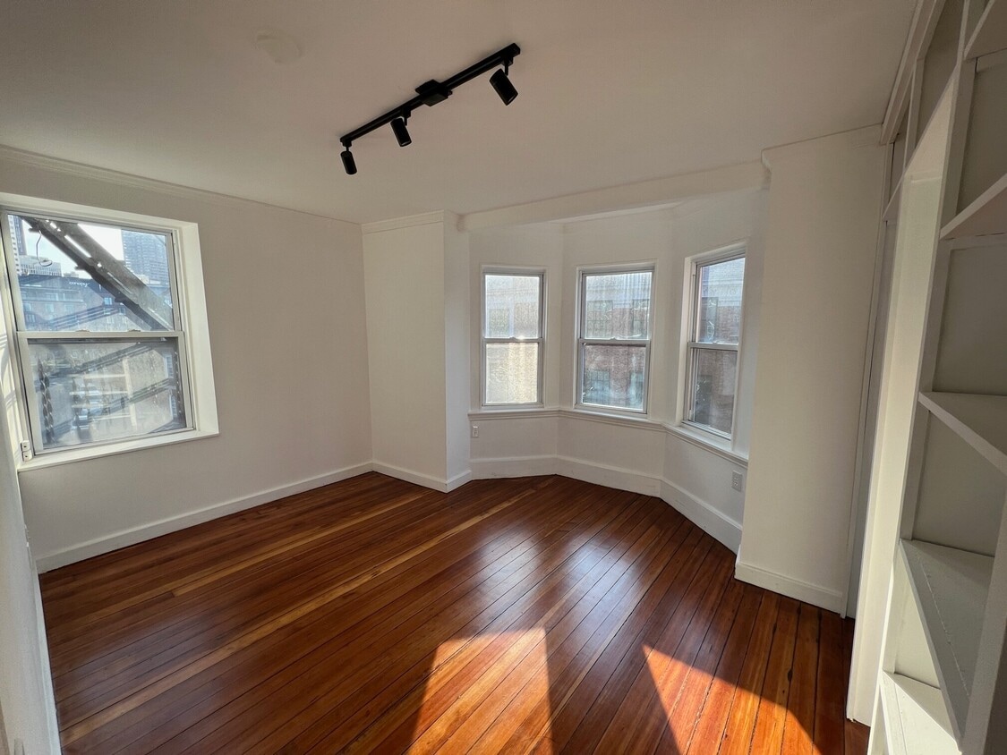 Primary Photo - 108 N St