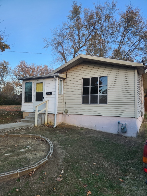 Building Photo - 742 Pride Ave