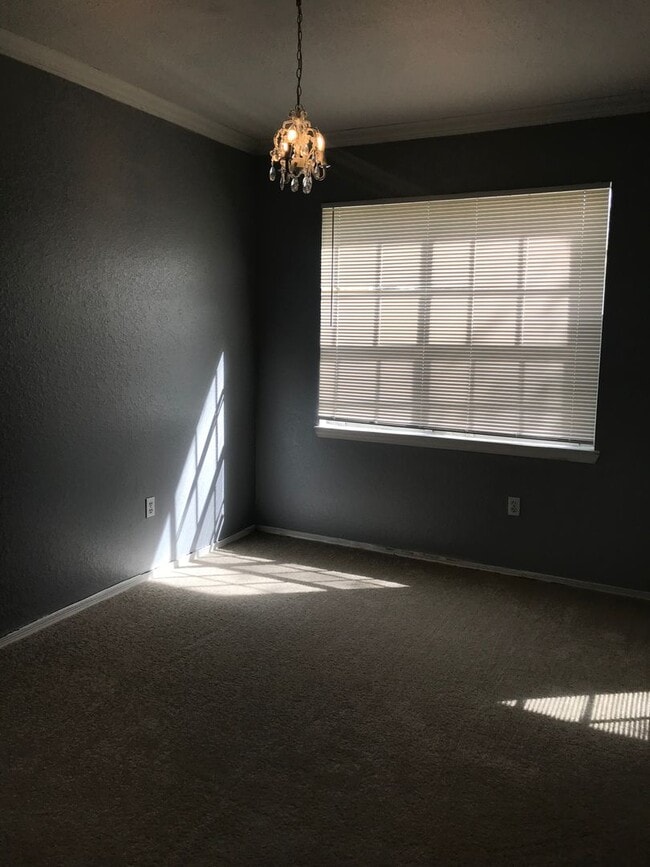 Building Photo - 2586RTJ.Madison 1110(100)