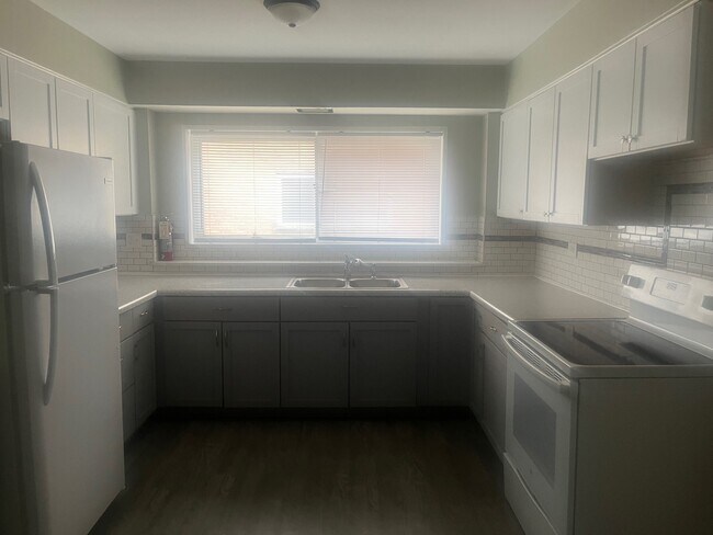 Foto del edificio - 8547 Niles Center Rd