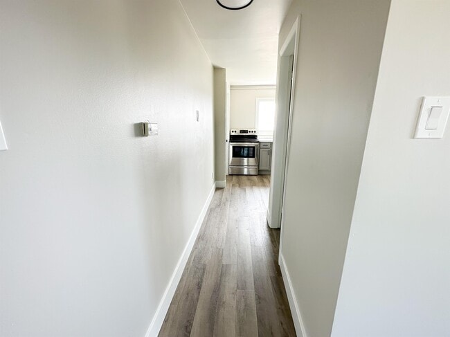 Building Photo - 673 Greystone Terrace