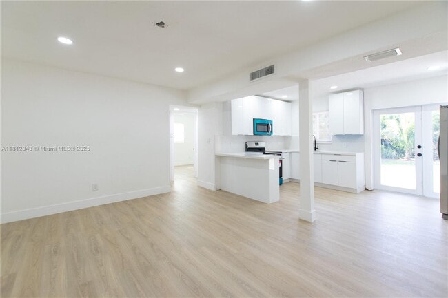 Building Photo - 1167 NW 9th Ave