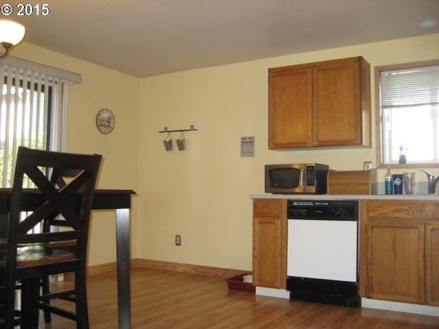 Foto del edificio - Three-Bedroom Home with Fully Fenced Yard, Cul-de-Sac Location, Two-Car Garage