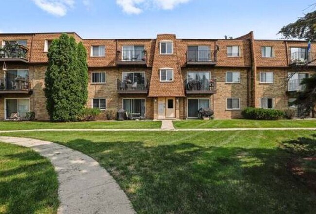 Foto del edificio - 2 Bedroom 1 Bath Condo in Des Plaines!