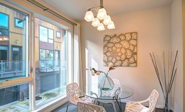 Foto del edificio - 6546 32nd Ave NE