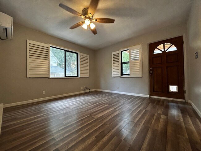 Foto del edificio - 2847 Coloma St