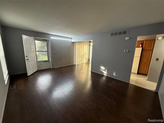 Foto del edificio - 15817 Charleston Dr