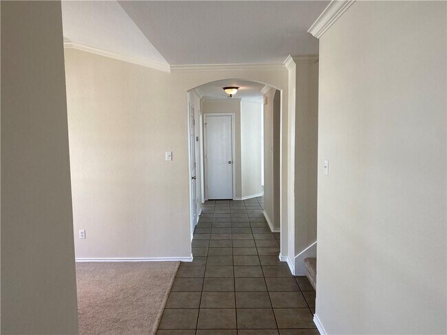 Building Photo - 804 Sherry Dr